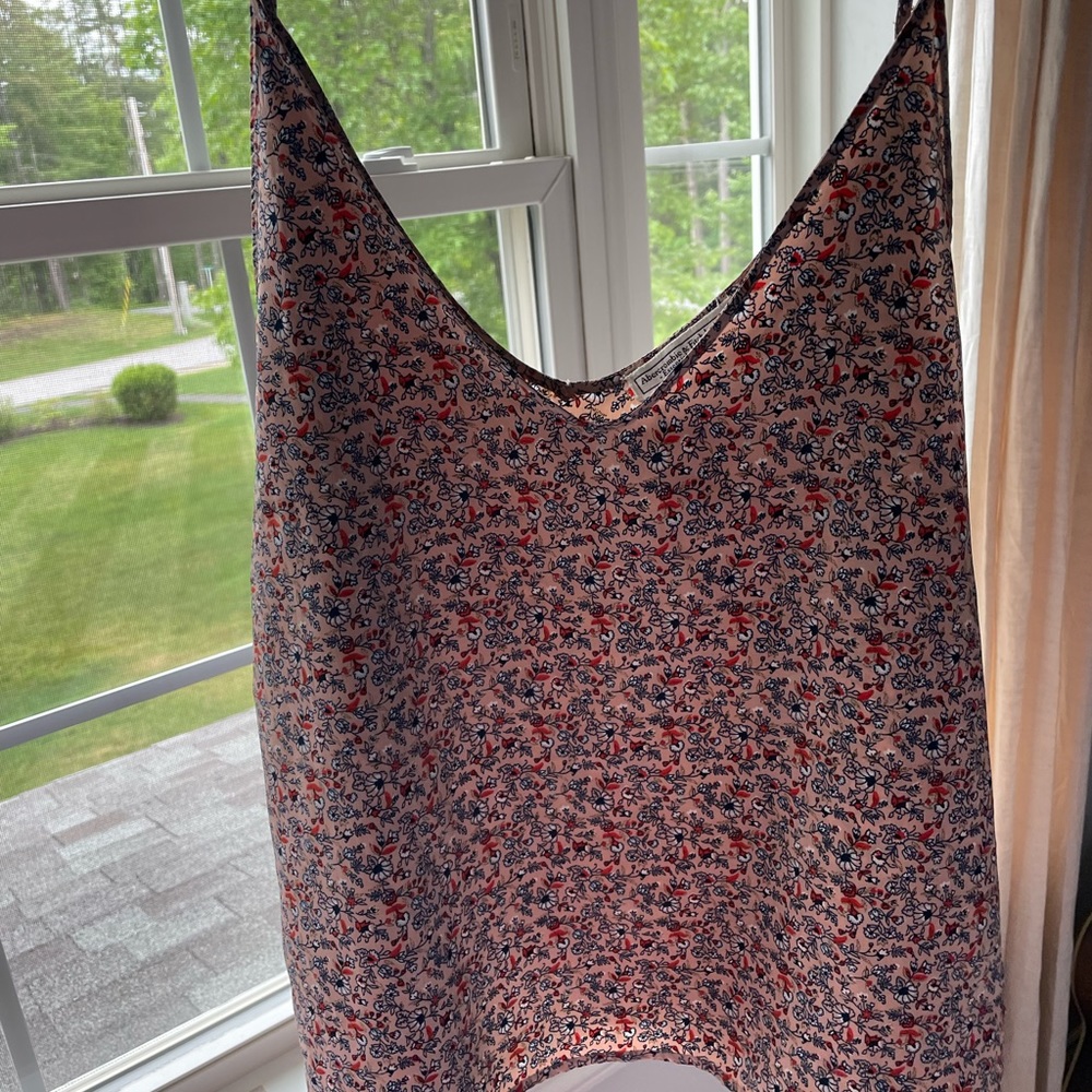 Beautiful Abercrombie and Fitch camisole (M)